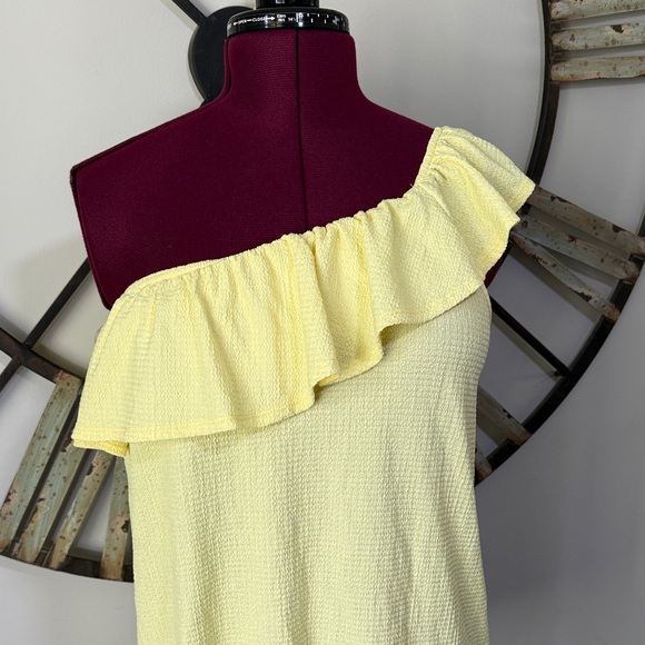 Ninexis Yellow Ruffle One-Shoulder Top - Picture 2 of 9